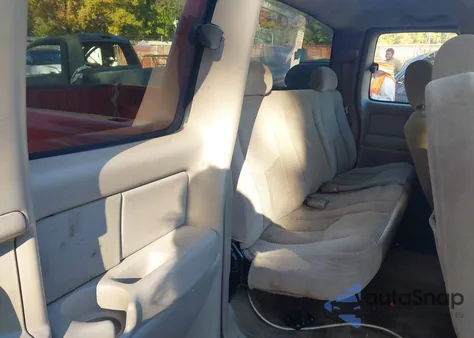 2003 Chevrolet Silverado 1500 Ls z USA, uszkodzony, nr VIN 2GCEC19T131265888